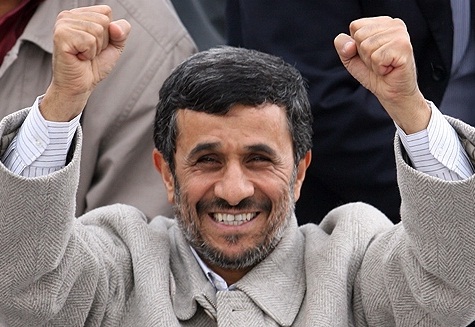 احمدی‌نژاد با اقتصاد ایران همان کاری را کرد که شاه انجام داد
