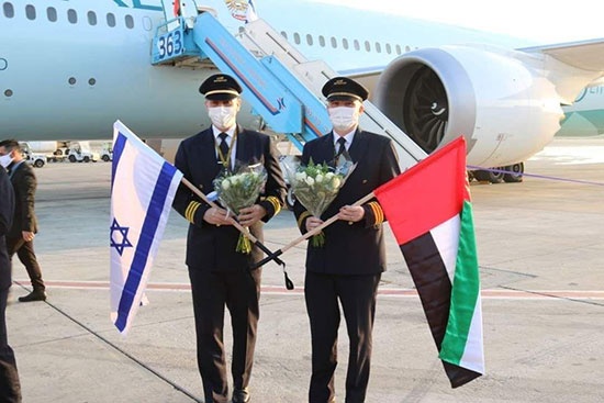 اولین هواپیمای اماراتی در اسرائیل به زمین نشست/ تصاویر