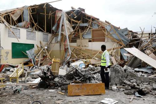 انفجار خودروی انتحاری مقابل مدرسه ای در سومالی/ عکس