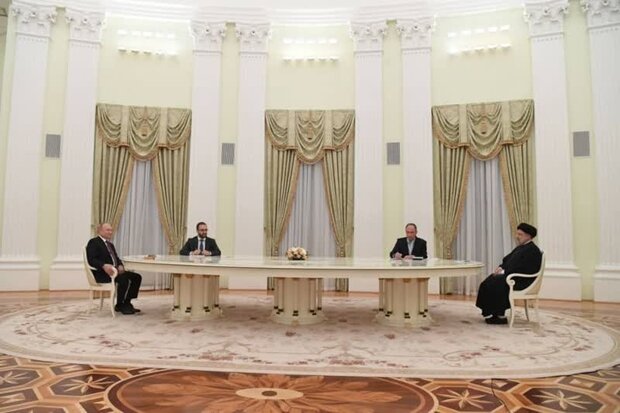 روایت عضو هیات ایرانی: پوتین ، اردوغان و مرکل را پشت در معطل می‌کرد، اما در اتاق منتظر رئیسی نشست