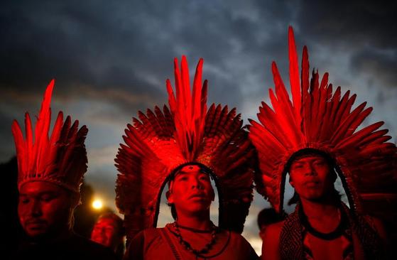 اعتراضات بومیان برزیل علیه رییس جمهوری/ عکس