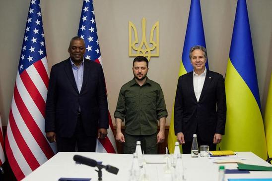 وزرای خارجه و دفاع آمریکا در اوکراین/ عکس