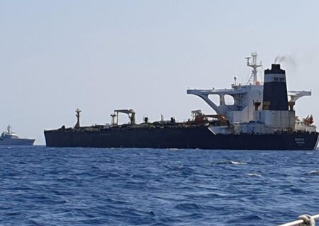 علت توقیف بار کشتی ایران در یونان؟