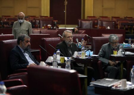 لاریجانی، محسن رضایی و حدادعادل در مجمع تشخیص