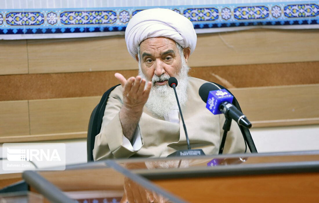 امام جمعه کرمانشاه: رهبری پشت آمریکا را به لرزه درآورده