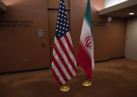 آمریکا در صدد آزادی ۱۰ میلیارد دلار از اموال ایران در ازای آزادی ۳ زندانی است