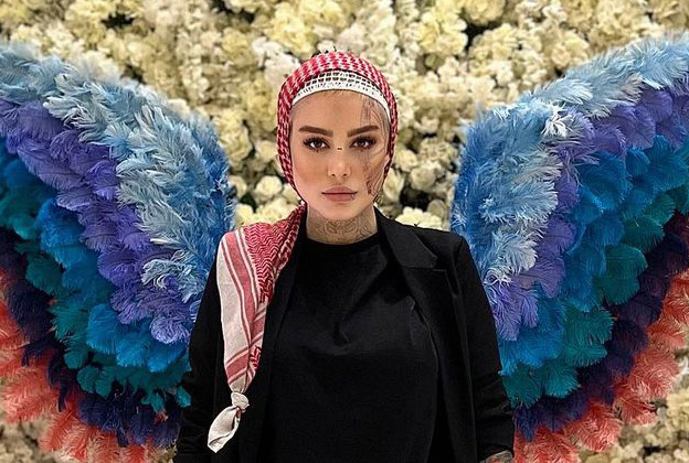 حجاب جدید و عجیب سحر قریشی با چفیه عربی