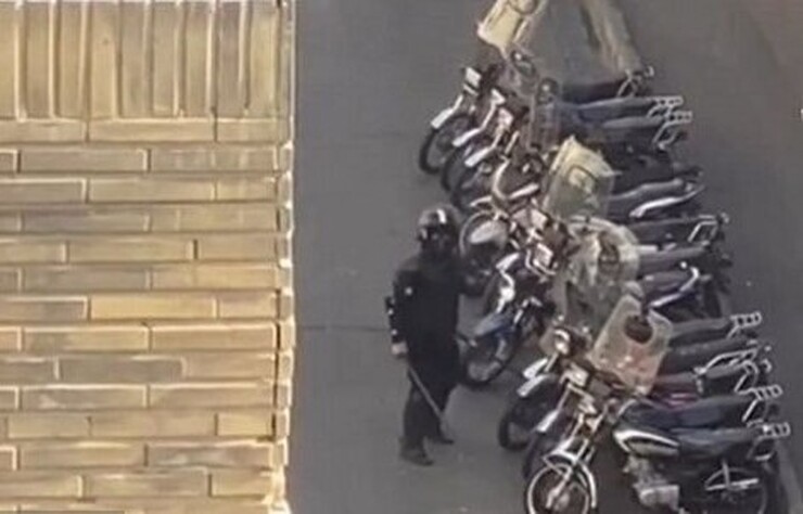 قوه قضائیه: فیلم تخریب موتور سیکلت‌های مردم توسط پلیس “صحنه‌سازی” است