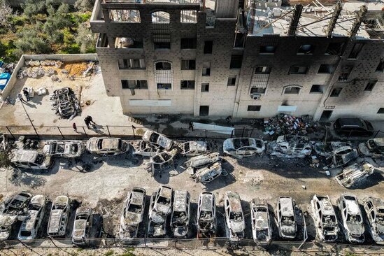 آتش زدن خانه و خودروهای فلسطینی ها /عکس