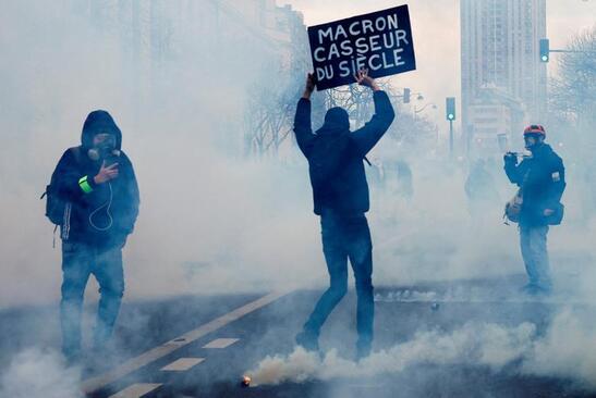 تظاهرات مخالفان حکومت فرانسه در پاریس