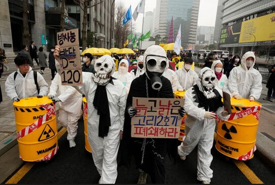 تظاهرات فعالان محیط زیست در سئول کره جنوبی