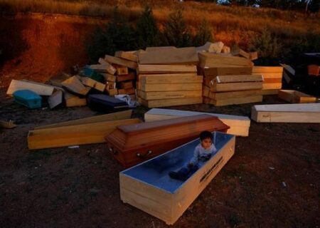 تابوت ویژه جان باختگان زلزله ترکیه در شهر اسکندرون