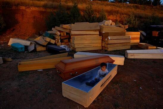 تابوت ویژه جان باختگان زلزله ترکیه در شهر اسکندرون